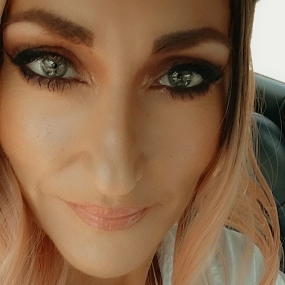 Meet your Posher, Jaime - Picture 3 of 5